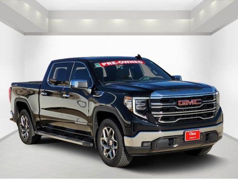 Used 2022 GMC Sierra 1500 SLT image 1
