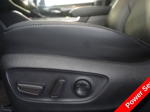 Used 2025 Toyota Highlander Limited AWD/4WD image 7