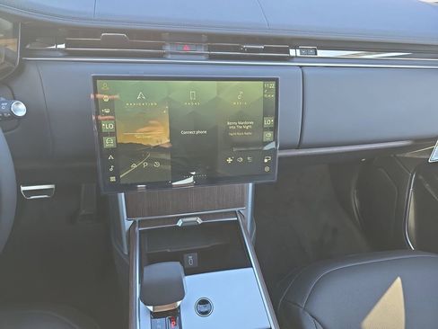 New 2026 Land Rover Range Rover SE image 21