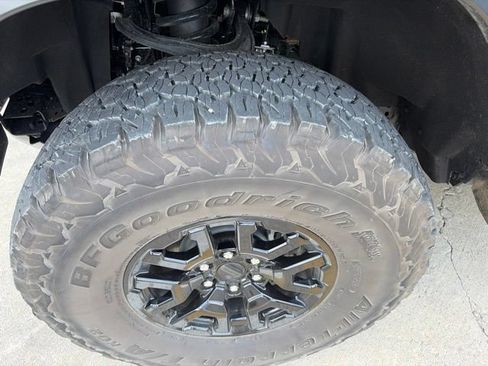 Used 2025 Ford Bronco Raptor AWD/4WD image 2