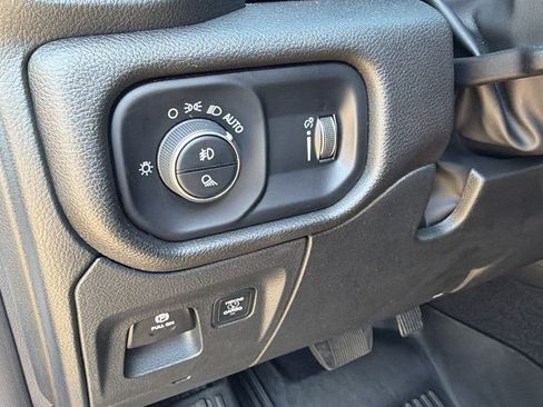 Used 2025 RAM 1500 Warlock AWD/4WD image 26