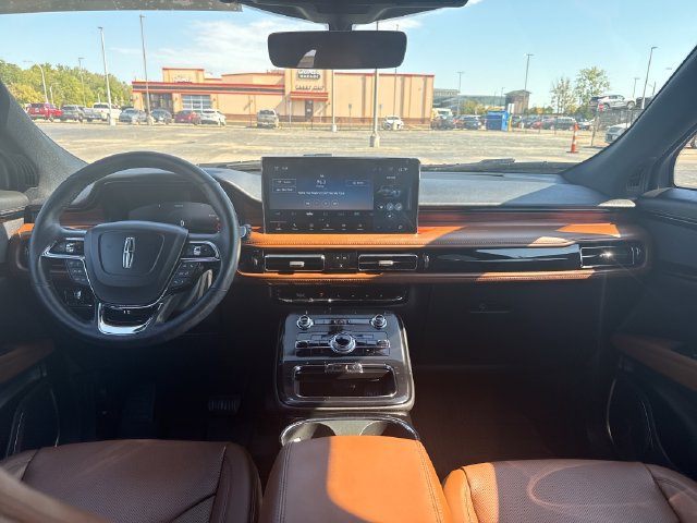 Used 2023 Lincoln Nautilus Reserve AWD/4WD image 15