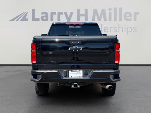Used 2025 Chevrolet Silverado 2500 High Country w/ High Country Premium Package AWD/4WD image 5