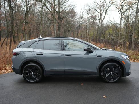 New 2025 Volkswagen ID.4 Pro S image 9