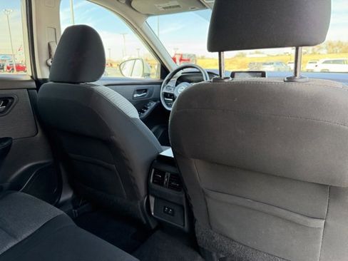 Used 2021 Nissan Rogue SV image 13