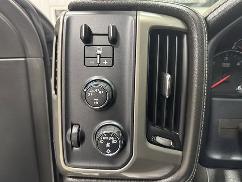 Used 2017 Chevrolet Silverado 1500 High Country image 18