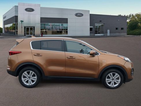 Used 2019 Kia Sportage LX image 11