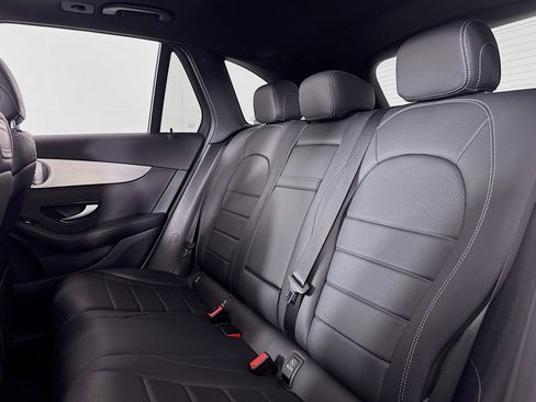 Used 2019 Mercedes-Benz GLC 300 image 7