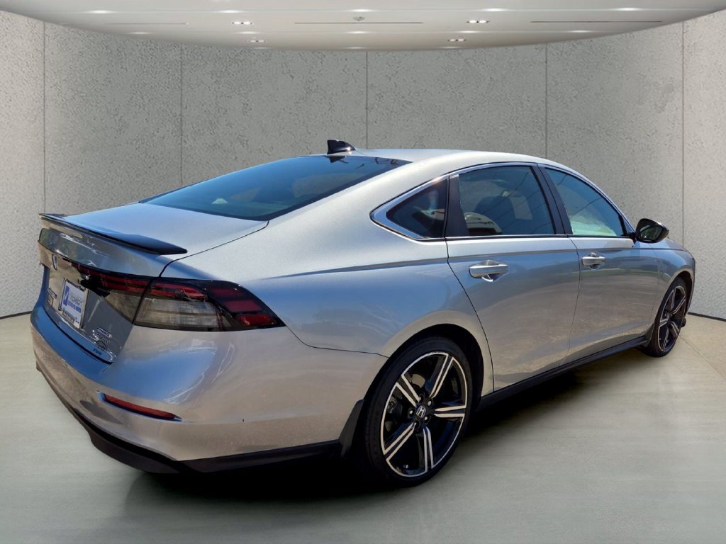 Used 2024 Honda Accord Sport image 5