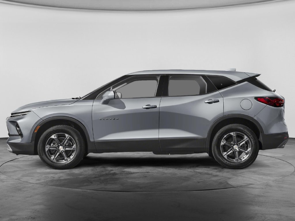 Used 2025 Chevrolet Blazer LT AWD/4WD image 3