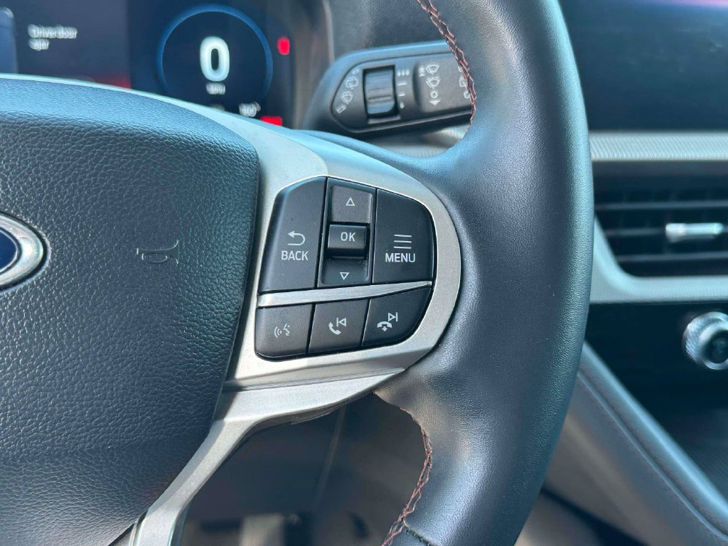 Used 2025 Ford Explorer Active AWD/4WD image 24