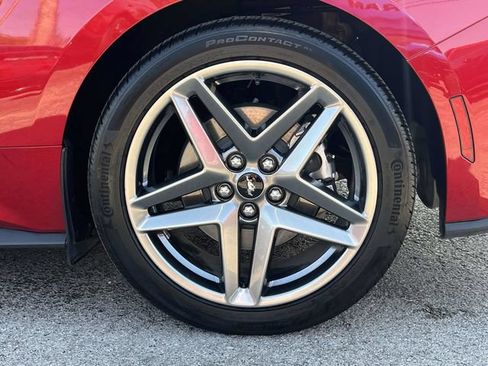 Used 2024 Ford Mustang Convertible RWD image 11