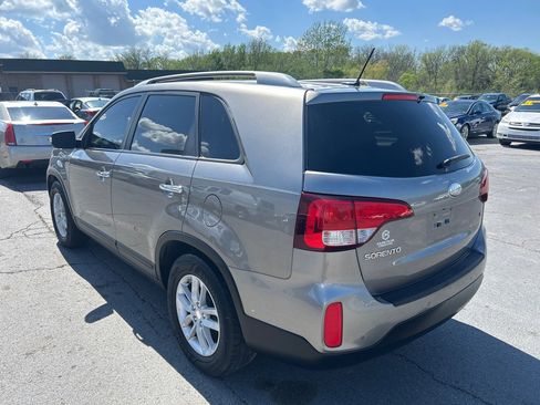 Used 2014 Kia Sorento LX image 8