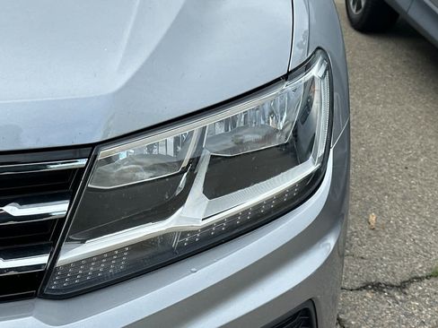 Used 2021 Volkswagen Tiguan SE image 10