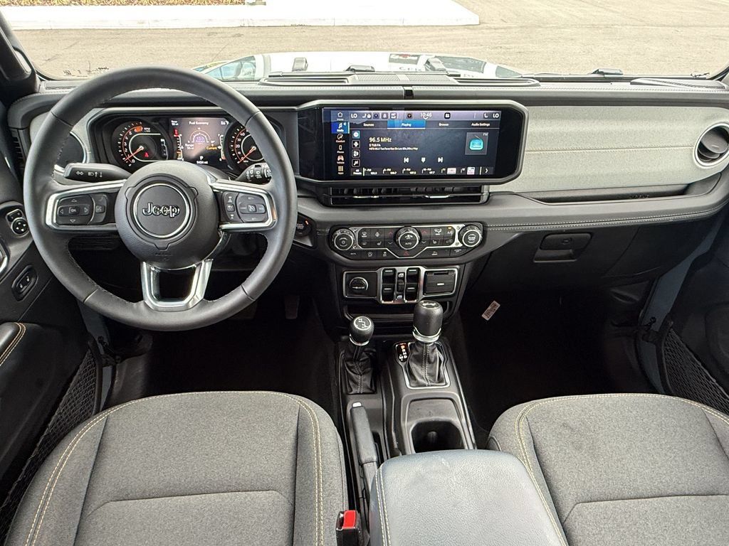 Used 2026 Jeep Wrangler Unlimited Sahara AWD/4WD image 14