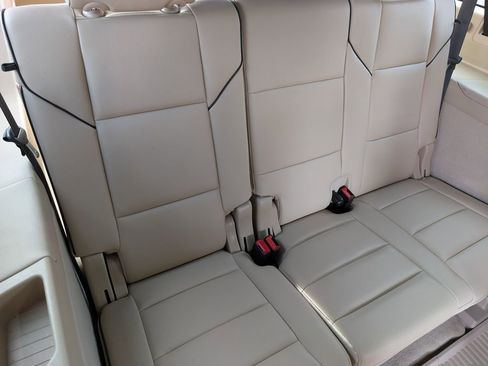 Used 2023 Cadillac Escalade ESV Premium Luxury w/ Performance Package image 21