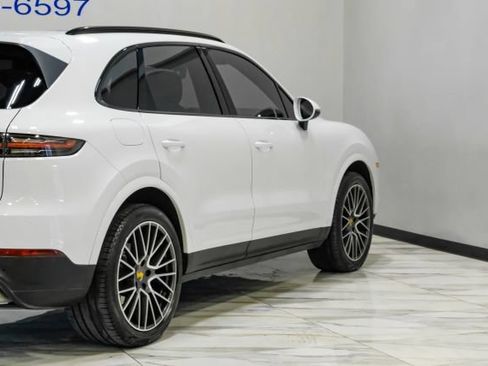 Used 2019 Porsche Cayenne AWD/4WD image 14