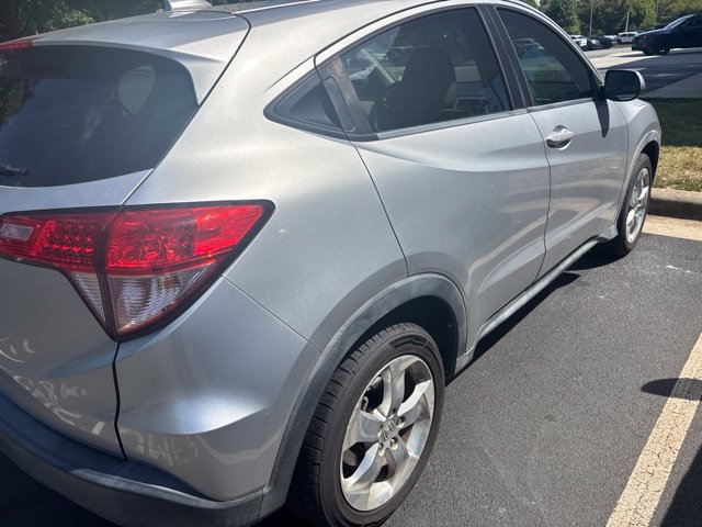 Used 2016 Honda HR-V LX image 7