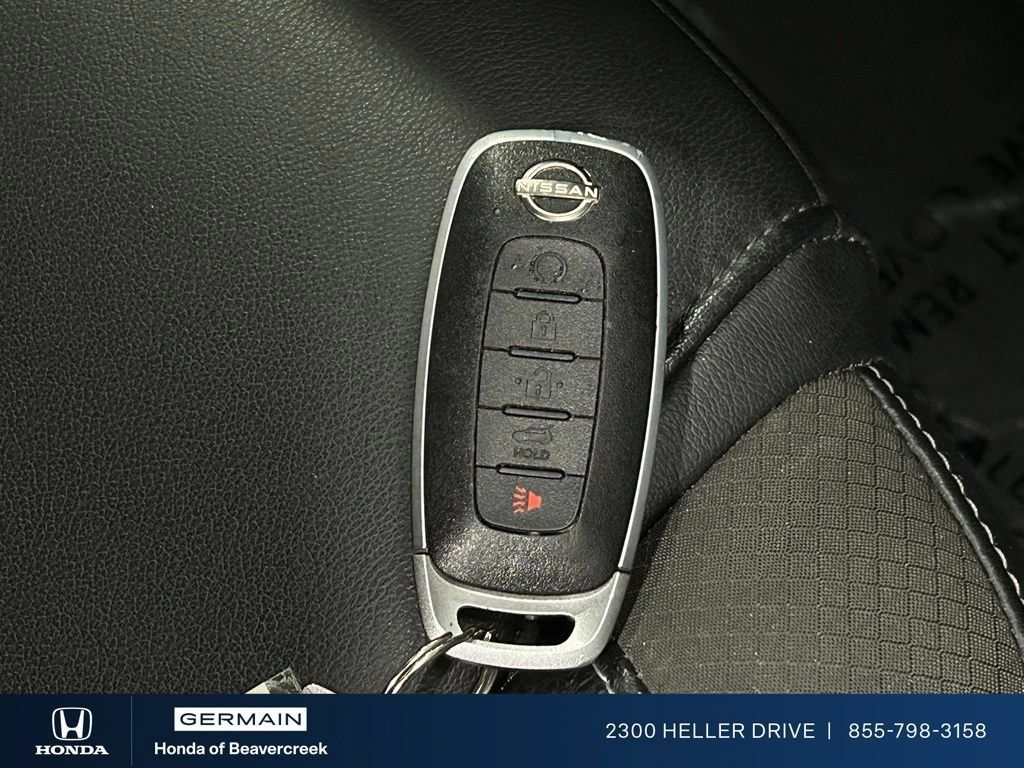Used 2025 Nissan Pathfinder SL FWD image 32