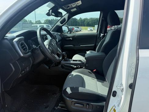 Used 2023 Toyota Tacoma TRD Off-Road AWD/4WD image 3