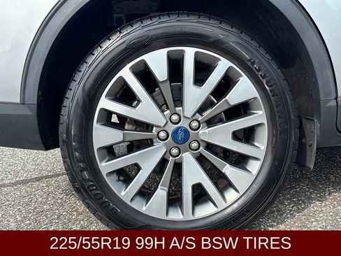 Used 2022 Ford Escape Titanium FWD image 25
