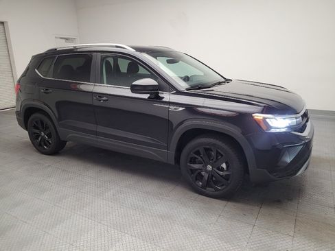 Used 2023 Volkswagen Taos SE w/ Black Wheel Package FWD image 11