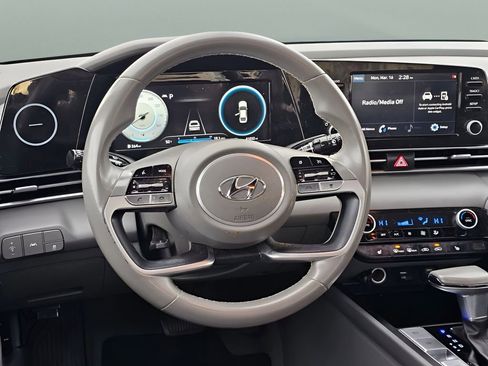 Used 2022 Hyundai Elantra SEL w/ Convenience + Premium Package FWD image 15