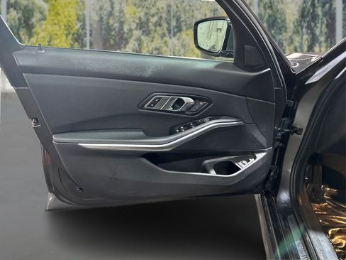 Used 2019 BMW 330i xDrive Sedan w/ Convenience Package image 19