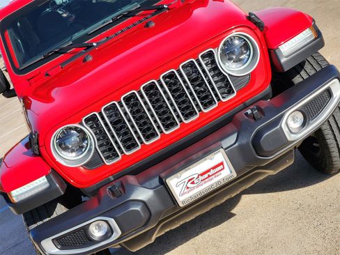 Certified 2025 Jeep Wrangler Sahara image 14