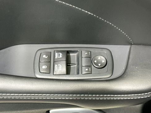 Used 2016 Dodge Challenger R/T Scat Pack w/ Leather Interior Group image 16