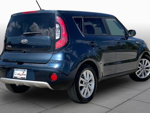 Used 2018 Kia Soul + FWD image 13