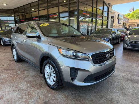 Used 2019 Kia Sorento L image 1