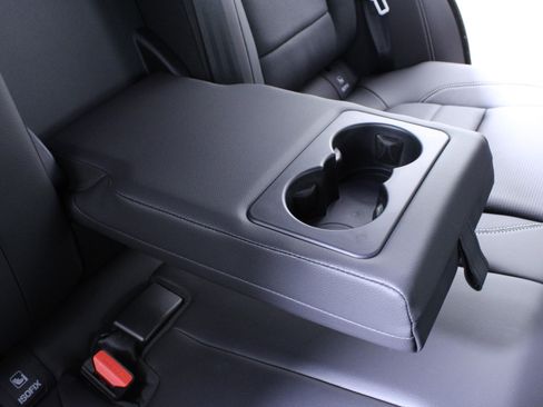 Used 2026 Jaguar F-PACE R-Dynamic S image 14