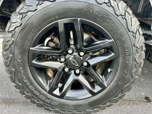 Used 2019 Chevrolet Silverado 1500 LT Trail Boss AWD/4WD image 35