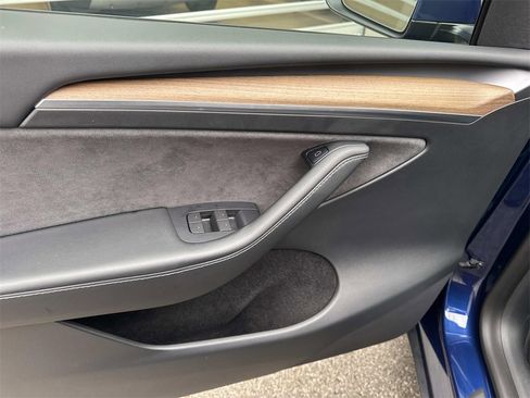 Used 2023 Tesla Model Y Long Range image 16