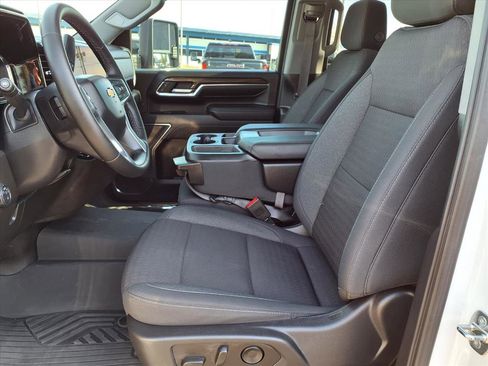 Used 2024 Chevrolet Silverado 2500 LT image 12