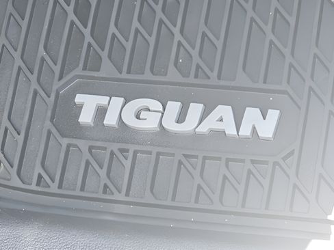 Used 2024 Volkswagen Tiguan SE R-Line FWD image 37