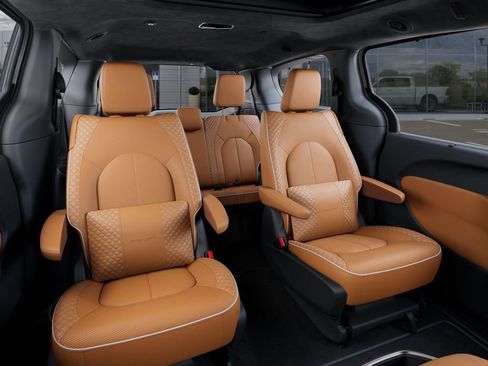 New 2026 Chrysler Pacifica Pinnacle image 16