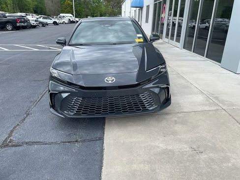 Used 2025 Toyota Camry XSE FWD image 2