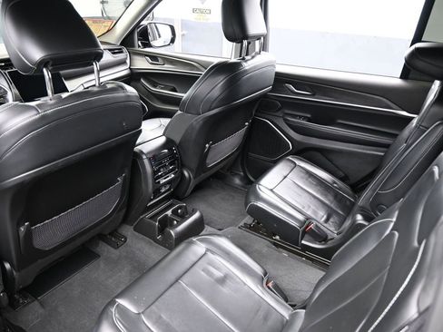 Used 2021 Jeep Grand Cherokee L Limited image 36