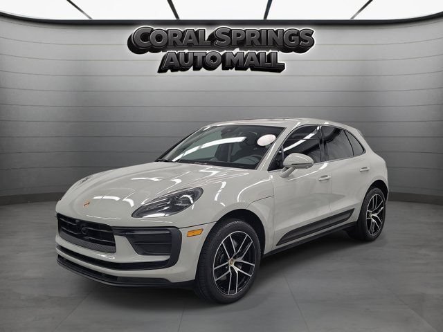 Used 2024 Porsche Macan AWD/4WD image 3