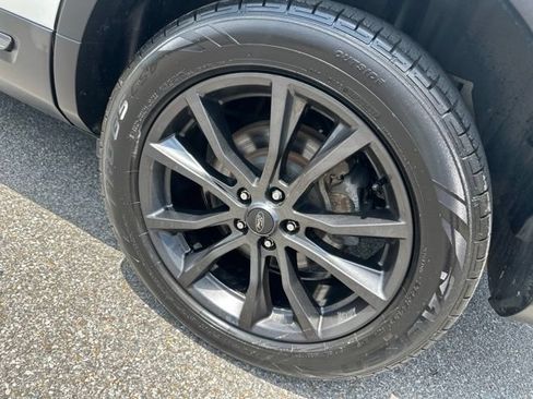 Used 2019 Ford Explorer XLT w/ Equipment Group 202A FWD image 24