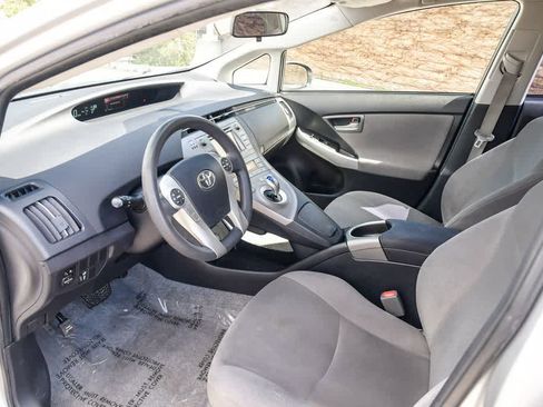 Used 2014 Toyota Prius Two image 16