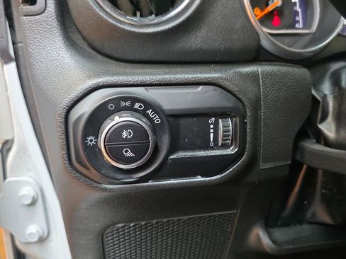 Used 2023 Jeep Gladiator Overland image 28