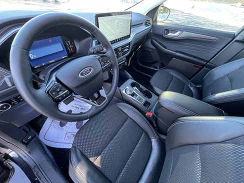Used 2024 Ford Escape SE image 16