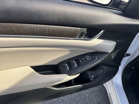Used 2020 Honda Accord EX image 15