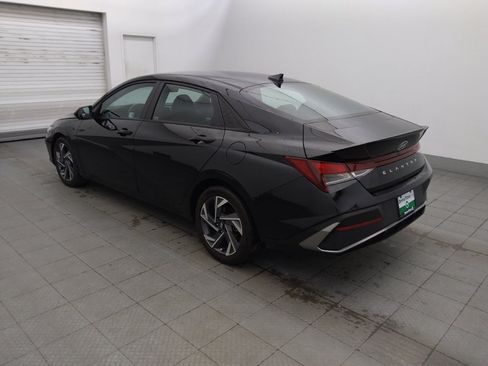 Used 2025 Hyundai Elantra Sport FWD image 3