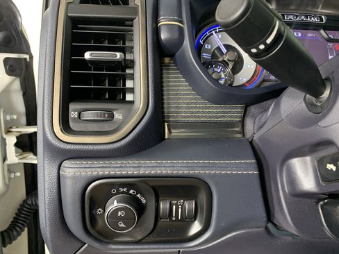 Used 2021 RAM 2500 Limited AWD/4WD image 16