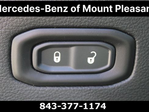 Used 2018 Jeep Wrangler Unlimited Sahara image 21