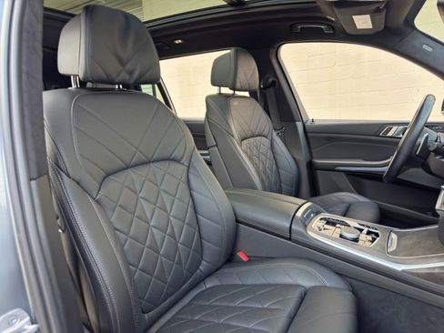 Used 2023 BMW X7 xDrive40i w/ M Sport Package AWD/4WD image 43
